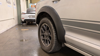 Porsche Cayenne Gen1  Fender Flares