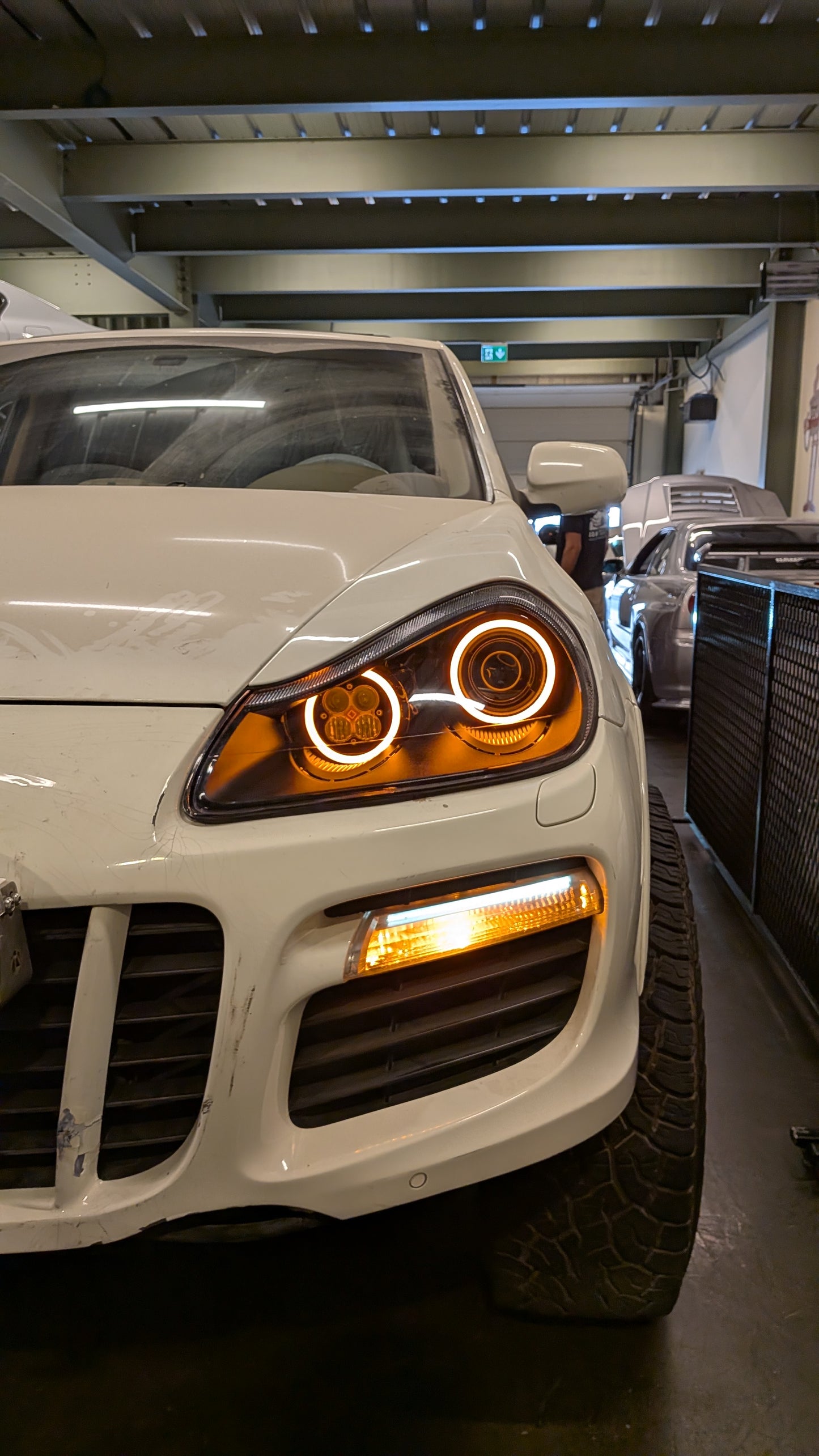 Porsche Cayenne 957 Custom Headlights