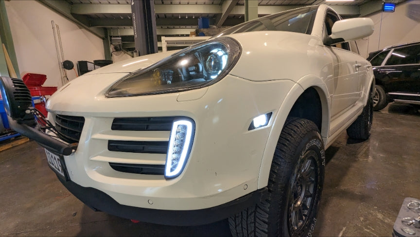957 Cayenne Side marker Light mount
